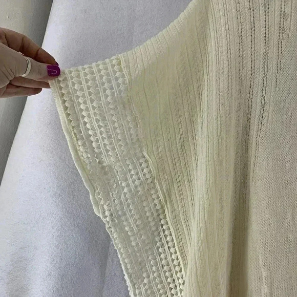 FREE‎ PEOPLE Cream Small Oversized Dolman Sleeve Crochet Cold Shoulder Sweater - Picture 4 of 7